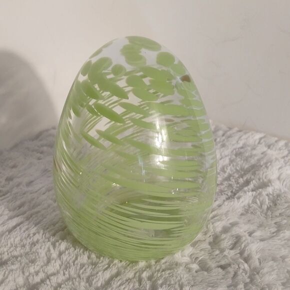 Easter Green Spiral Glass Egg - Picture 1 of 5